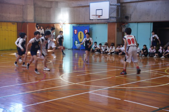 桐朋中学との交流試合 ｻｯｶｰ部 ﾊﾞｽｹｯﾄﾎﾞｰﾙ部 桐朋学園小学校